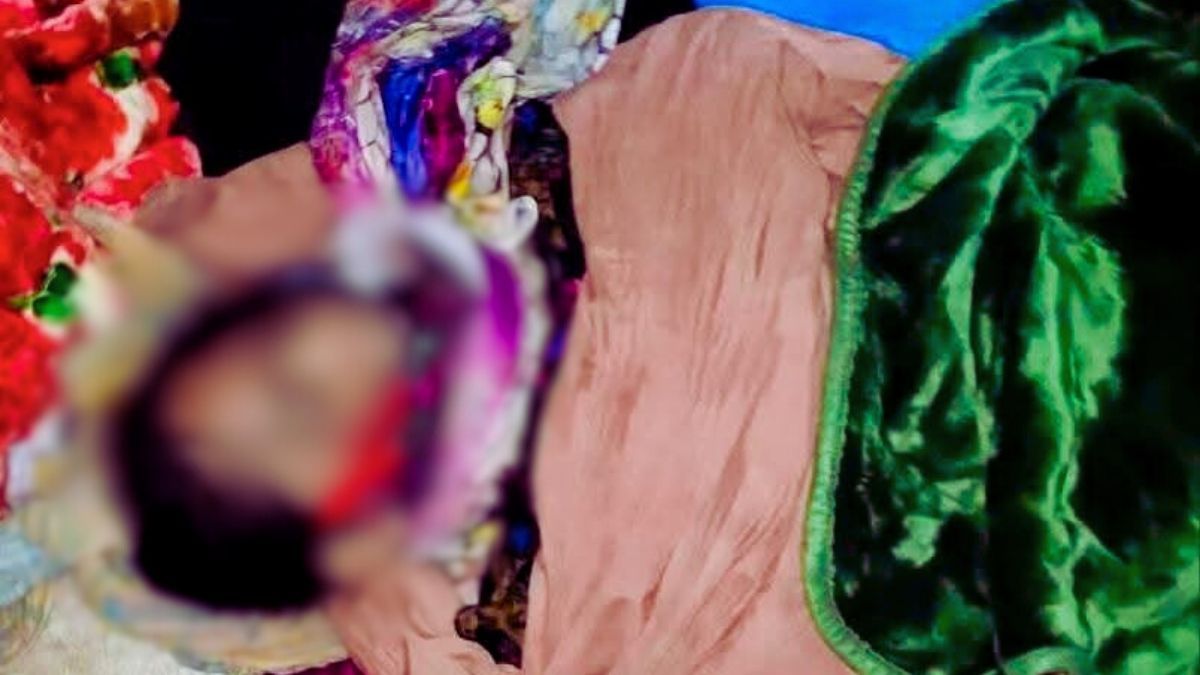 বগুড়ায় গভীর রাতে হাত-পা বেঁধে শ্বশুর ও গৃহবধূ খুন