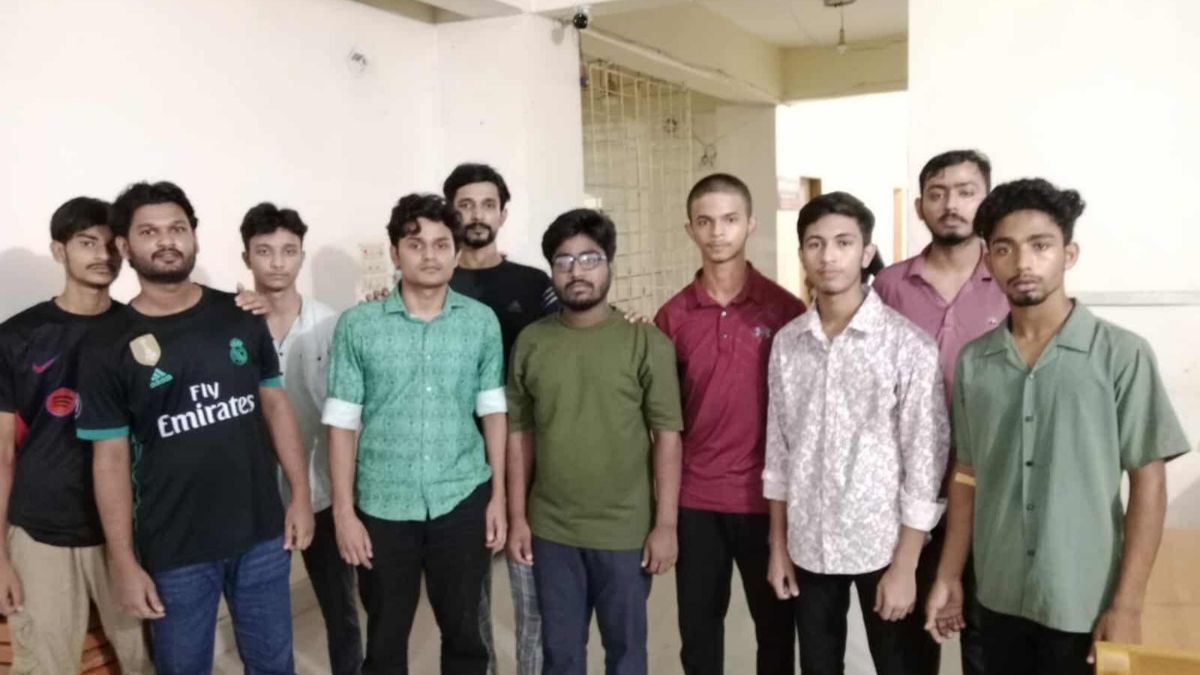 চাঁদপুরে কিশোর গ্যাং সন্দেহে আটক ৩২