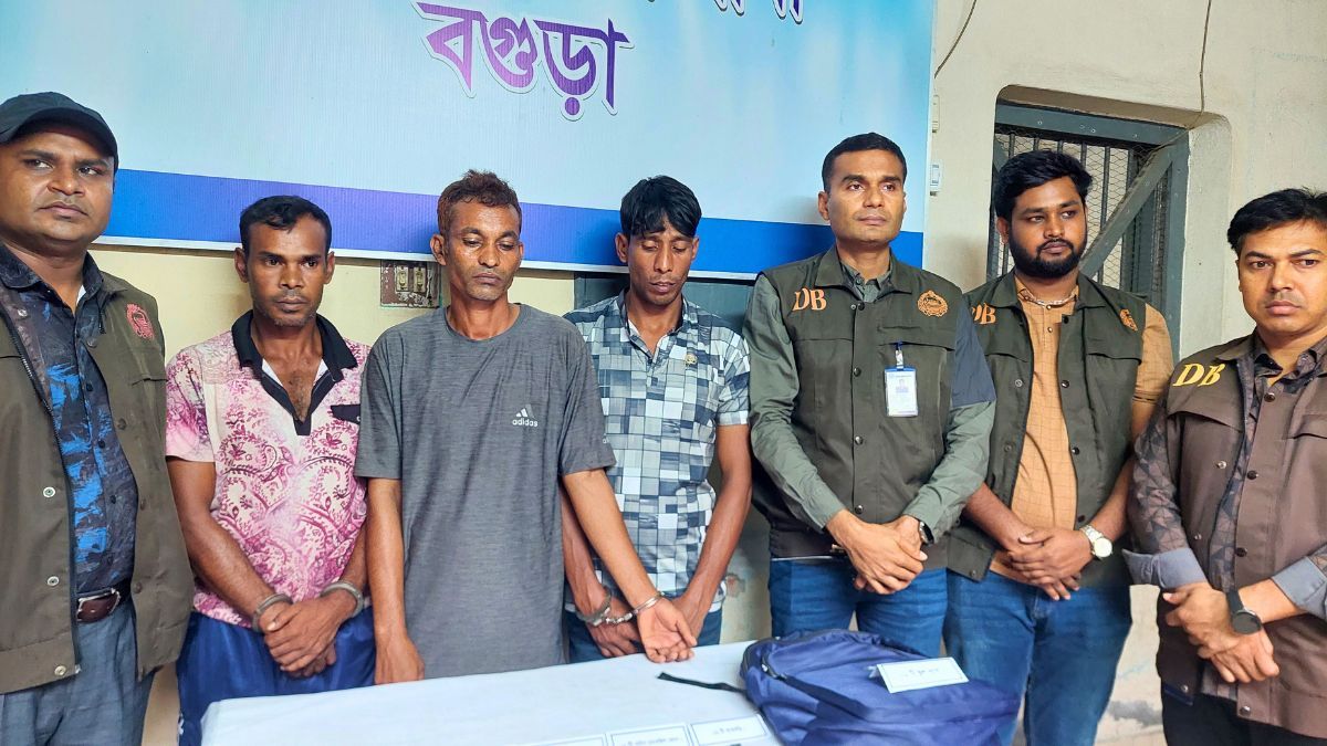 বগুড়ায় জোড়া খুনের ঘটনায় ডাকাত সর্দারসহ গ্রেপ্তার ৩