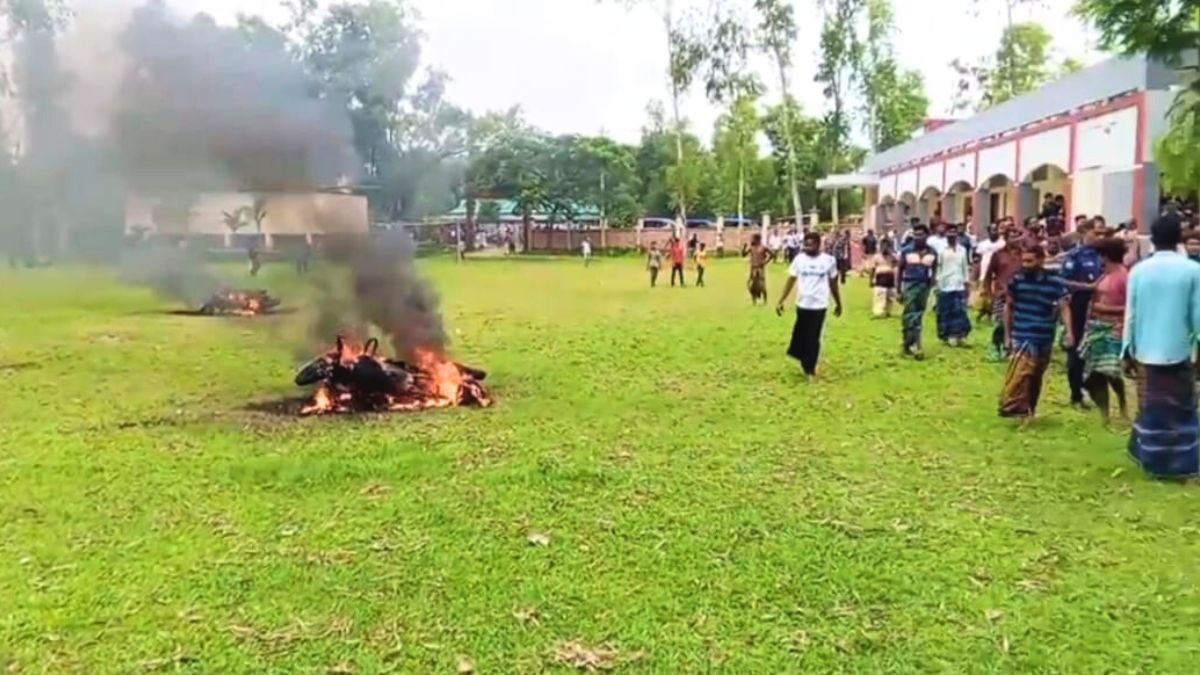 নালিতাবাড়ীতে কলেজ ছাত্রদের মধ্যে সংঘর্ষ, আটক ১৮