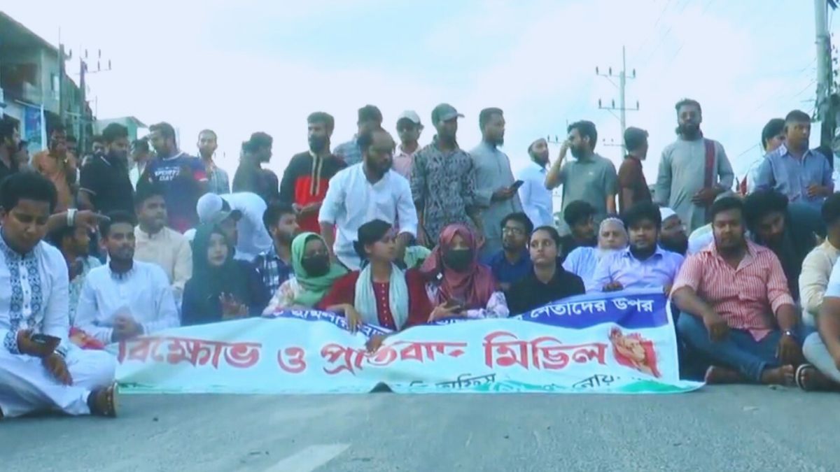 গোপালগঞ্জে হামলার প্রতিবাদে নোয়াখালীতে ব্লকেড এনসিপির