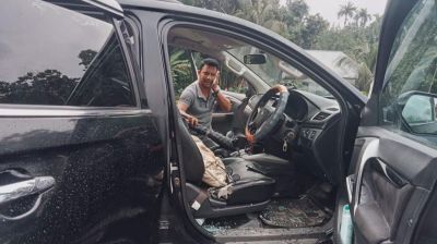 গোপালগঞ্জে এবার ইউএনও’র গাড়িবহরে হামলা