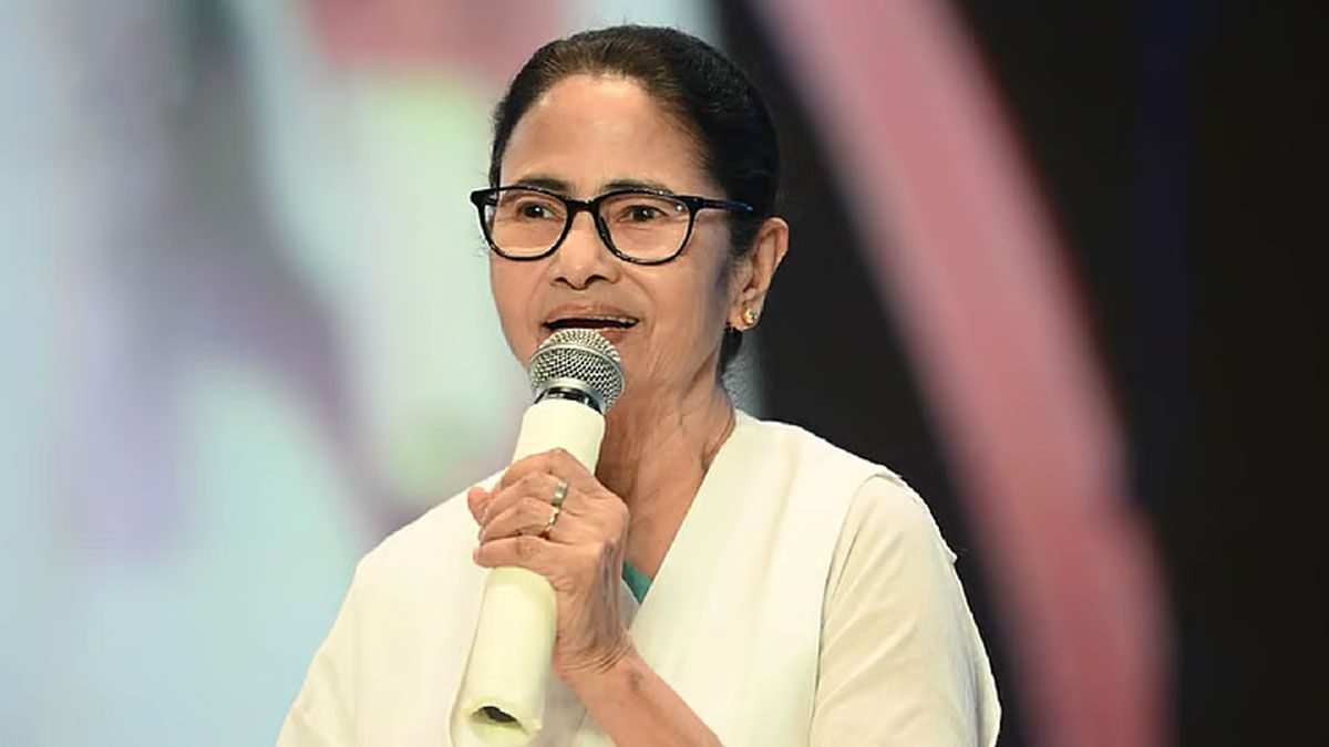 ভারতে আ.লীগ নেতাদের আশ্রয় ইস্যুতে মোদি সরকারকে শাসালেন মমতা