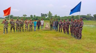 ভারত থেকে ফেরার পথে ঠাকুরগাঁও সীমান্তে ৬ বাংলাদেশি আটক