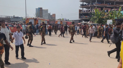 উত্তরায় বিমান বিধ্বস্ত, চলছে উদ্ধার তৎপরতা