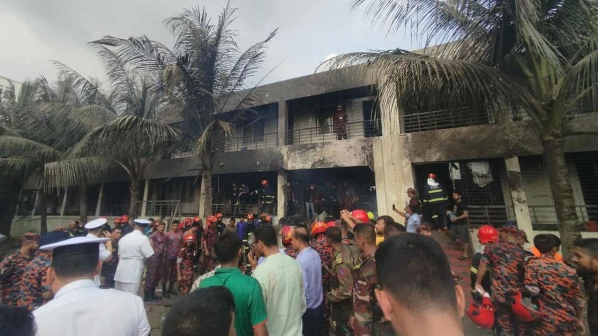 মাইলস্টোন দুর্ঘটনায় নিখোঁজ এক অভিভাবক