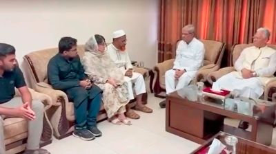 পাইলট তৌকিরের পরিবারের পাশে খালেদা জিয়া ও তারেক রহমান