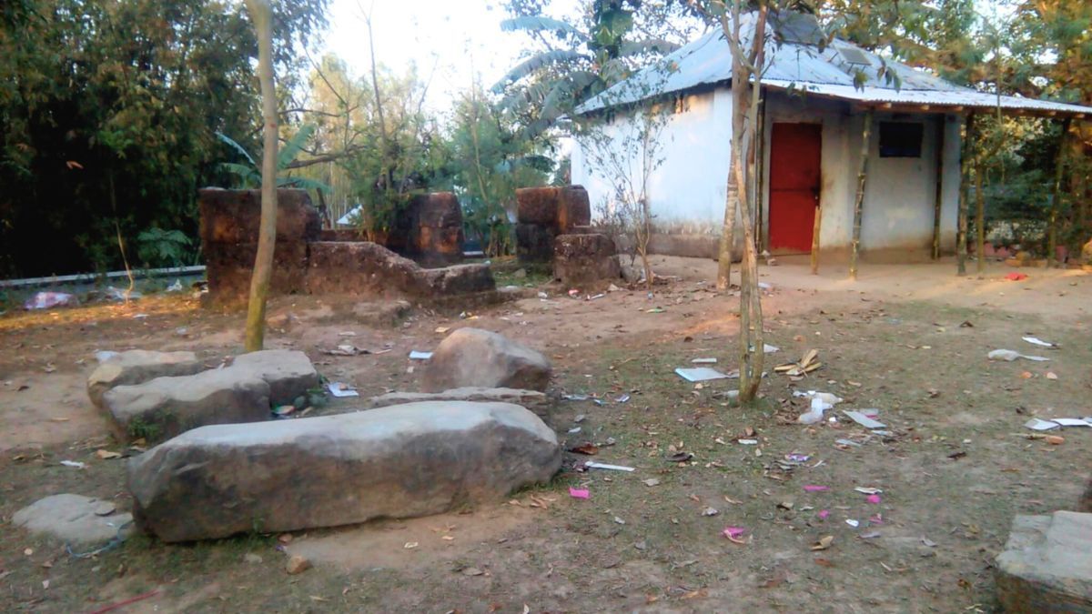 অযত্ন-অবহেলায় নীলফামারীর ঐতিহাসিক হরিশ্চন্দ্র রাজার বাড়ি