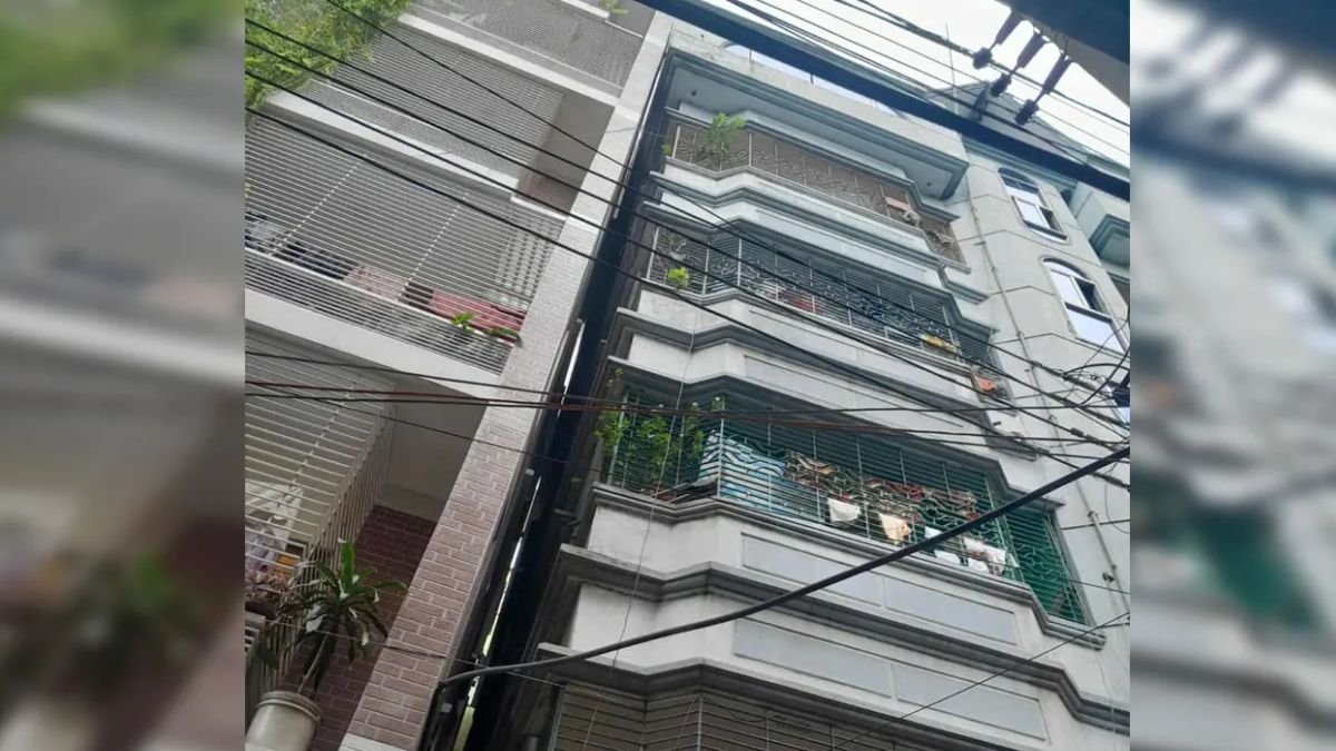 রাজধানীতে হেলে পড়ল বহুতল ভবন