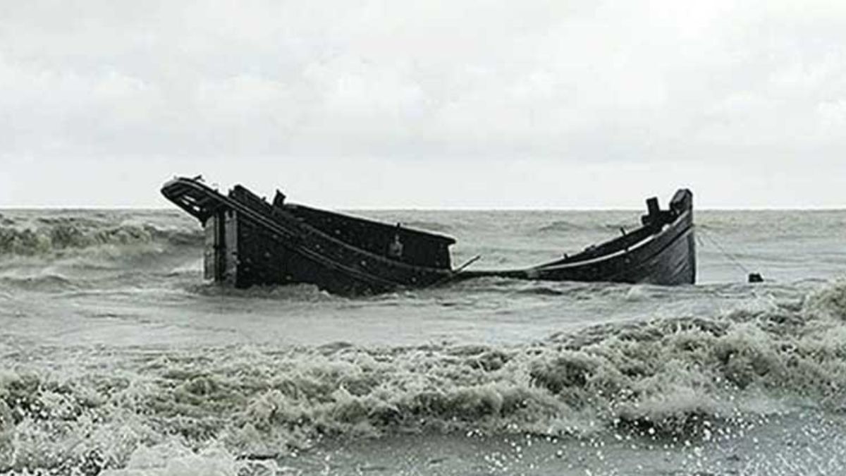 হাতিয়ায় ভলগেটের ধাক্কায় ট্রলার ডুবে ২ জেলে নিহত