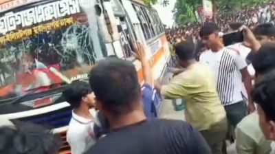 ফুটবল মাঠে ঢুকে পড়ল যাত্রীবাহী বাস, নিহত ১