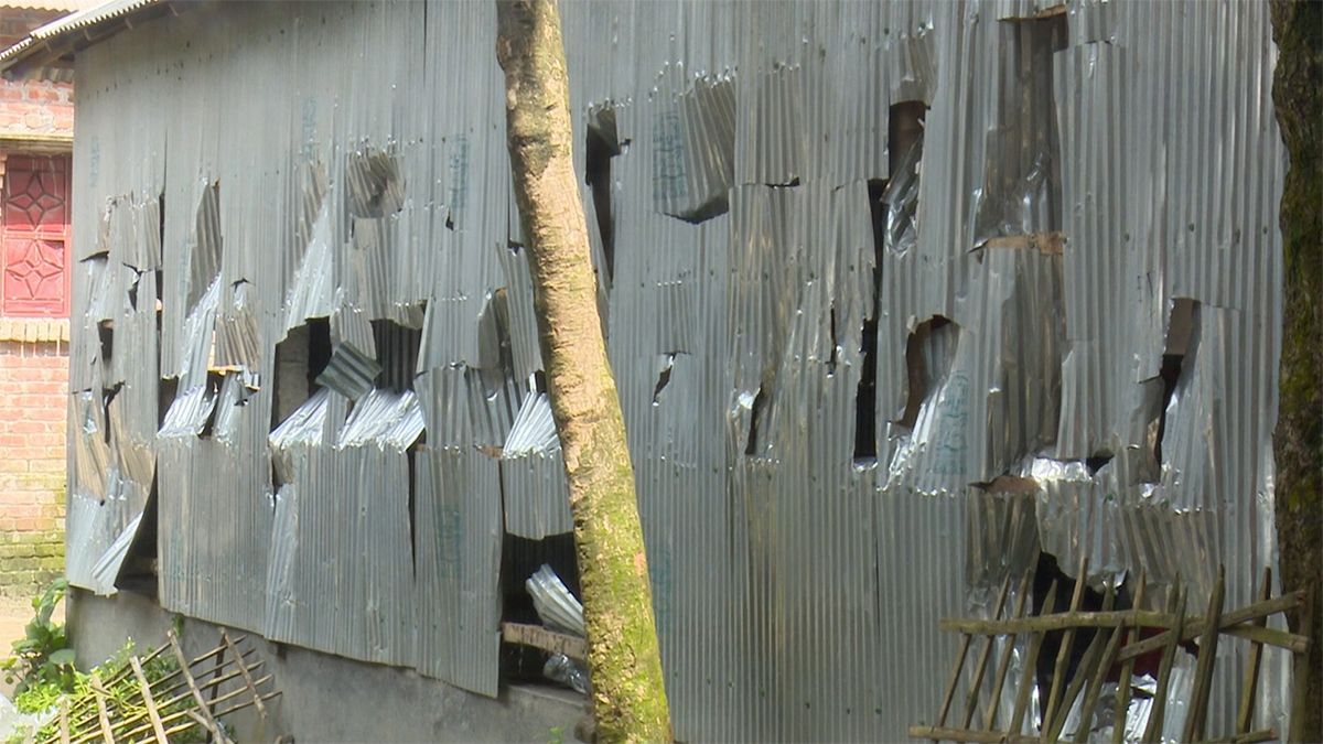 রংপুরে ফেসবুক পোস্ট ঘিরে হিন্দুপাড়ায় তাণ্ডব