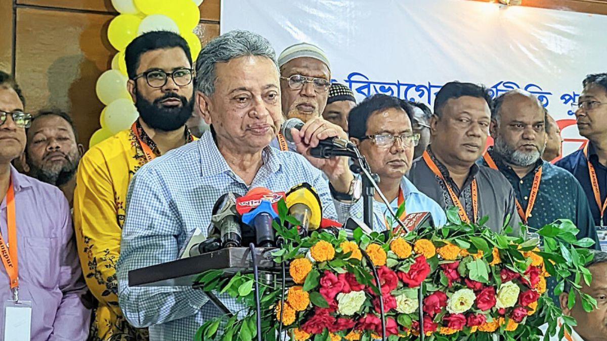 অনির্বাচিত সরকারের কারণে দেশ পিছিয়ে যাচ্ছে : আমীর খসরু