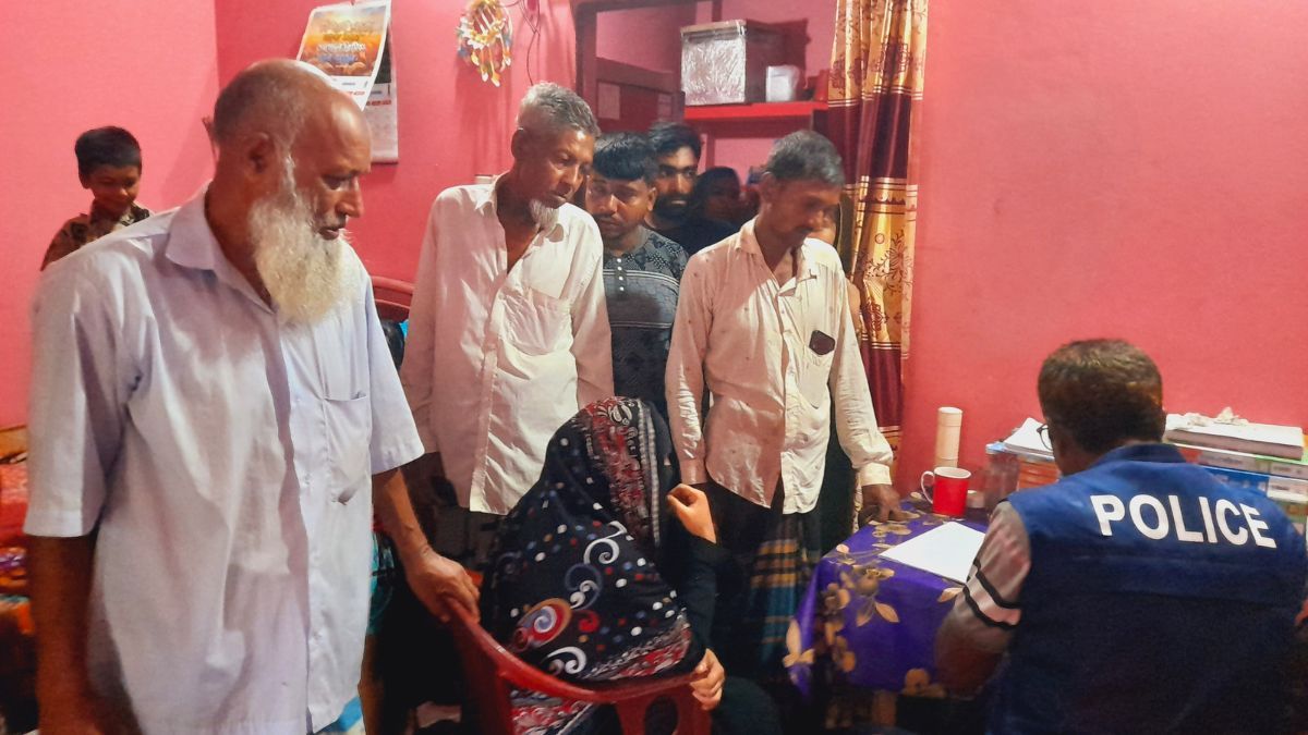 রাজাপুরে প্রবাসীর বাড়িতে দুর্ধর্ষ চুরি, নগদ টাকা ও স্বর্ণালঙ্কার লুট