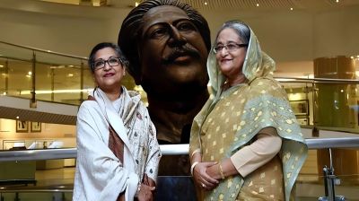 শেখ হাসিনার বিচার শুরু, গ্রেপ্তারি পরোয়ানা জারি