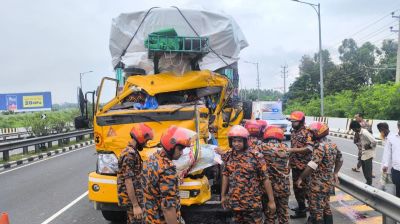 ঢাকা-মাওয়া এক্সপ্রেসওয়েতে যাত্রীবাহী বাসে ট্রাকের ধাক্কা, নিহত ১