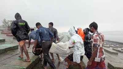 কুয়াকাটা সৈকতে ২ মরদেহ উদ্ধার