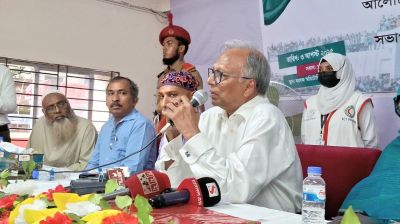 সংখ্যাগরিষ্ঠ জনগণকে ‘জনশত্রু’ বানানো হয়েছিল : মাহমুদুর রহমান