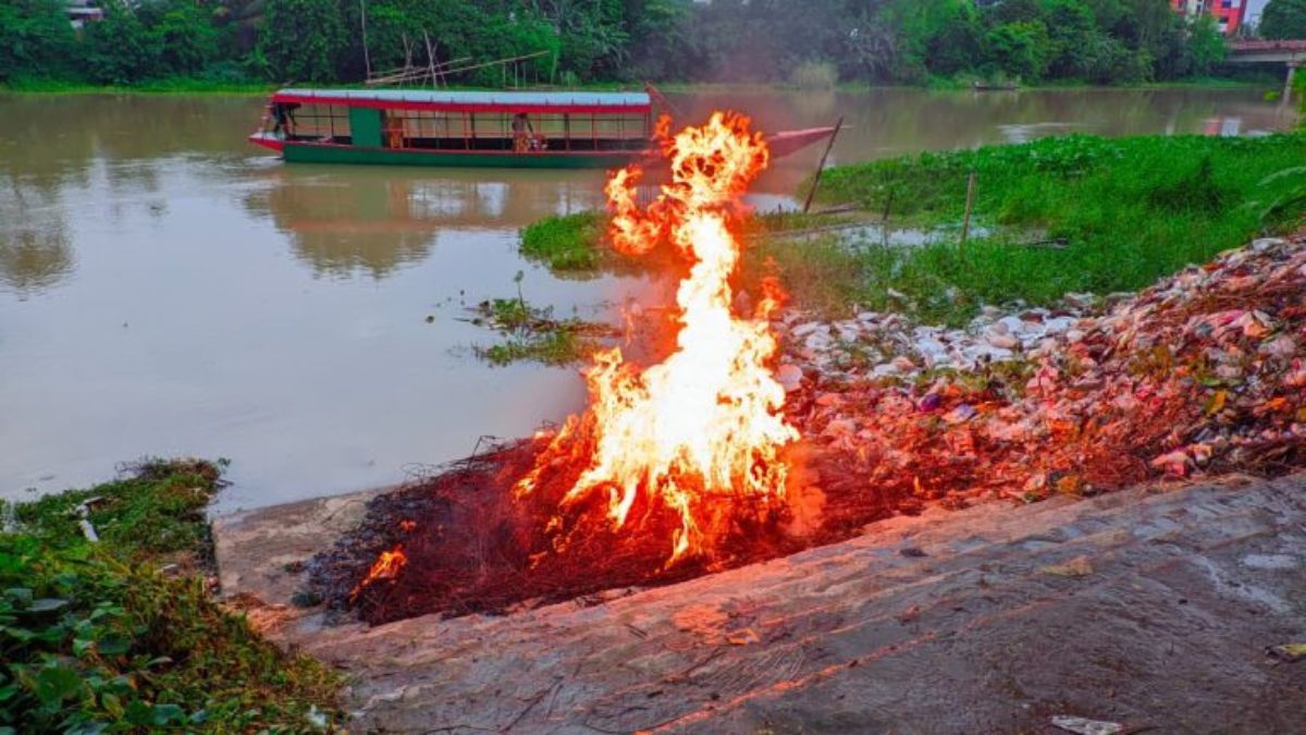 গুরুদাসপুরে ৩ লাখ টাকার অবৈধ জাল ধ্বংস