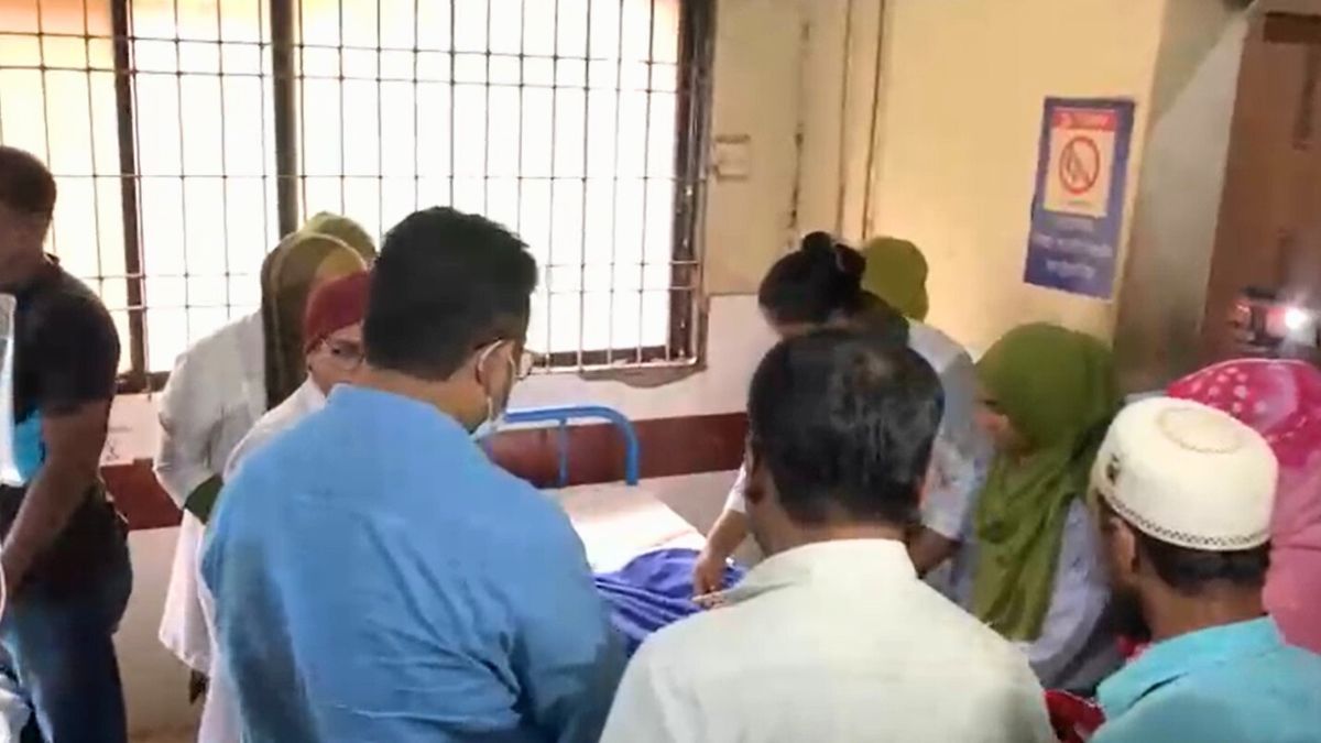 ব্রাহ্মণবাড়িয়ায় বিদ্যালয়ের ল্যাবে আগুন, হুড়োহুড়িতে আহত ২৫