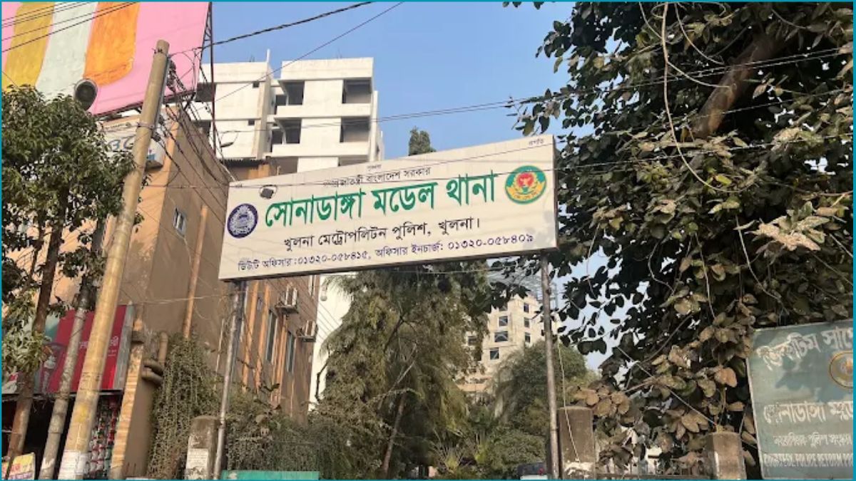 খুলনায় চরমপন্থী নেতাকে গুলি ও কুপিয়ে হত্যা