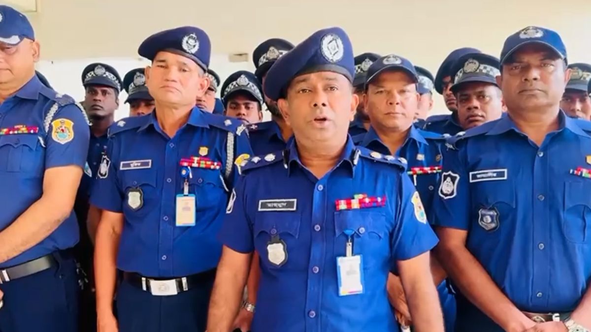 কক্সবাজারে ব্যবসায়ী এবং পর্যটকদের উদ্দেশে ট্যুরিস্ট পুলিশের বার্তা