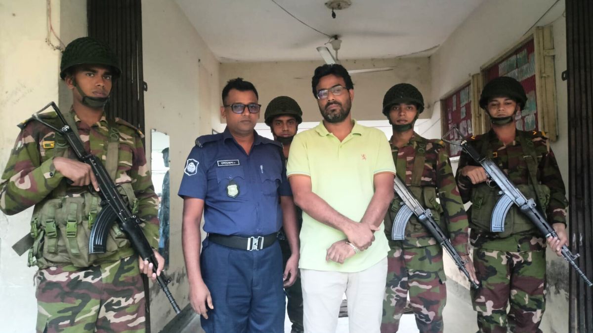 পিরোজপুরে চাঁদাবাজির অভিযোগে সাবেক যুবদল নেতা গ্রেপ্তার