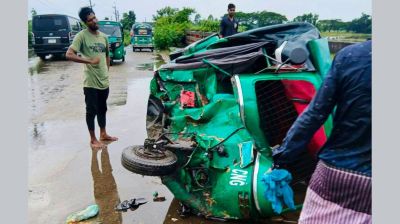বগুড়ায় বাস-সিএনজি সংঘর্ষে নিহত ২