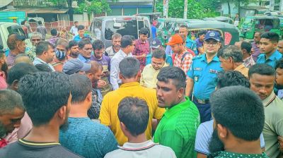 রংপুরে মহাসড়কে অবৈধ সিএনজি বন্ধে পুলিশের অভিযান