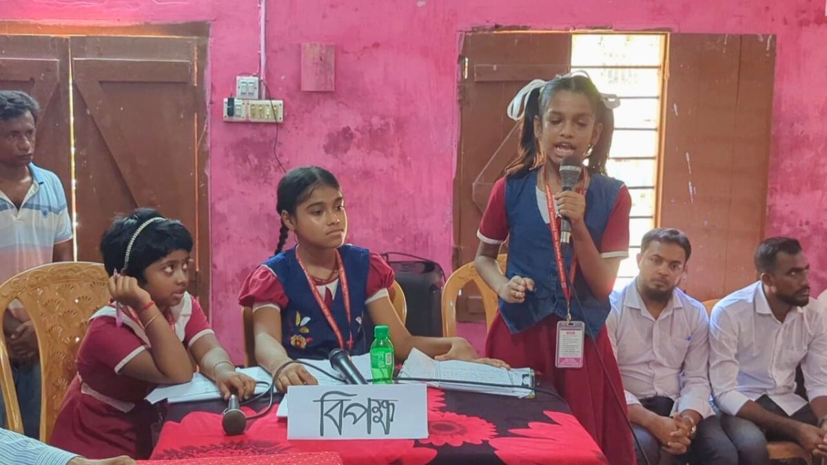 পিরোজপুরে সরকারি প্রাথমিক বিদ্যালয়ে বিতর্ক প্রতিযোগিতা অনুষ্ঠিত