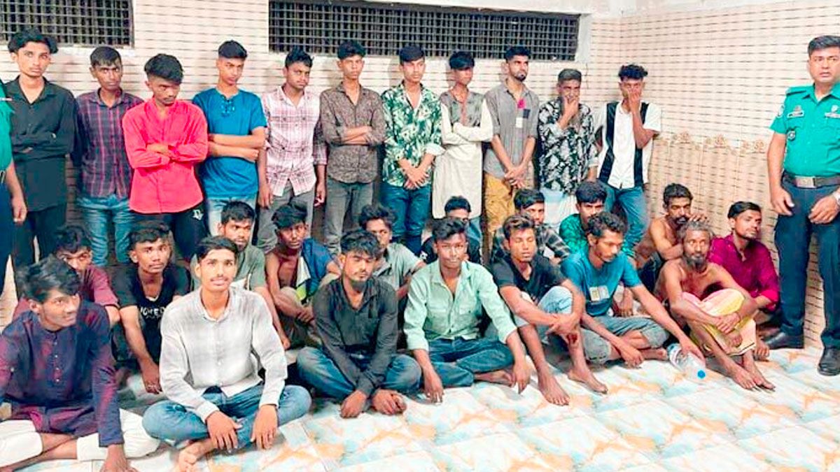 রাজধানীর কারওয়ান বাজার এলাকায় অভিযান, গ্রেপ্তার ৩০