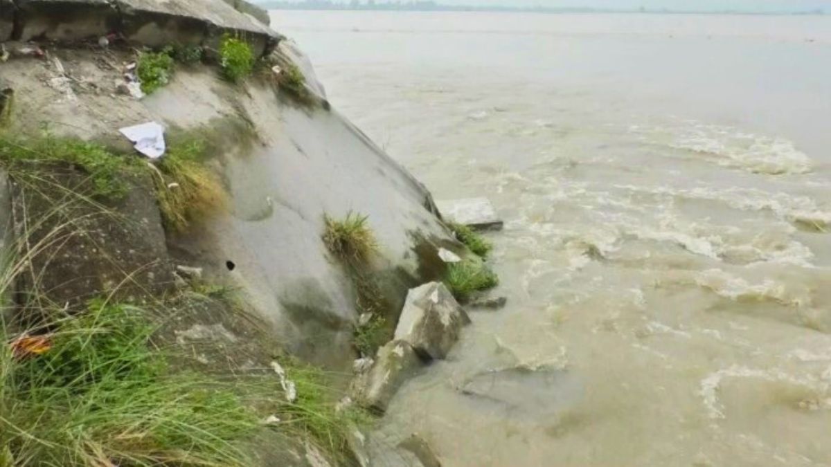 রংপুরে তিস্তা বাঁধে ধস, শঙ্কায় হাজারো মানুষ