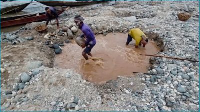 সিলেটে অভিযানে পাথরবাহী ৭০ ট্রাক জব্দ