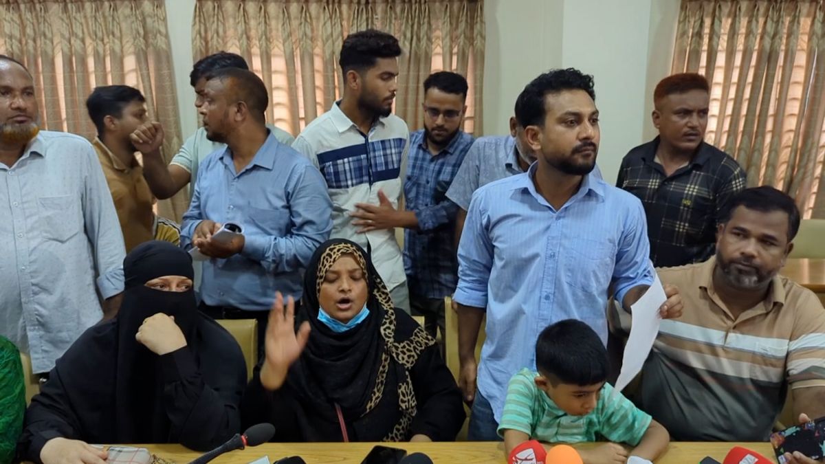 সাংবাদিক দেখে মাইলস্টোন স্মারকলিপি নিল না