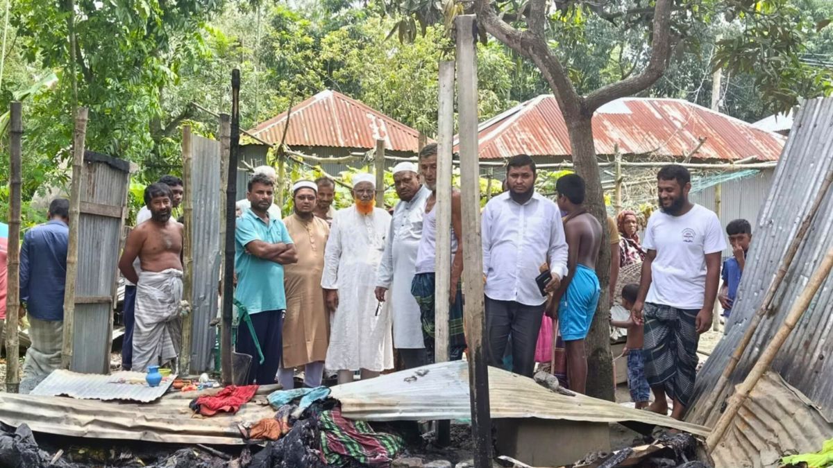 শিবগঞ্জে বিধবার টিনের ঘরে অগ্নিকাণ্ড, সব আসবাবপত্র পুড়ে ছাই