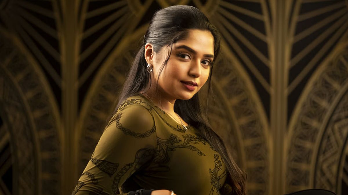 ‘কুরুচিপূর্ণ’ফটো কার্ড নিয়ে হিমির অভিযোগ, লেজার ভিশনের দুঃখপ্রকাশ