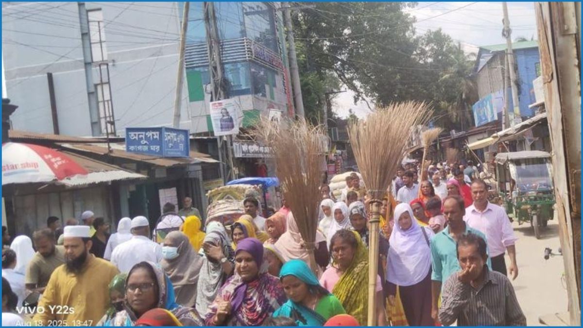 সৈয়দপুরে পৌরকর্মীদের দ্বিতীয় দফা আন্দোলনে সেবা কার্যক্রম বন্ধ