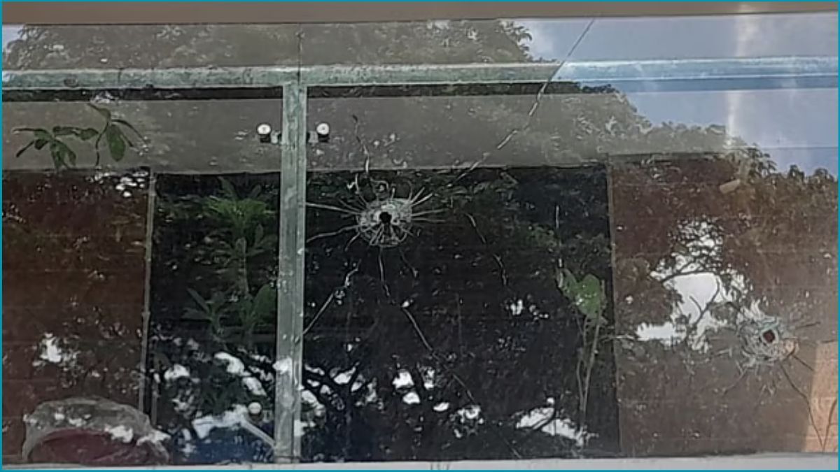 চাঁদা না দেওয়ায় ব্যবসায়ীর বাড়ি লক্ষ্য করে গুলি