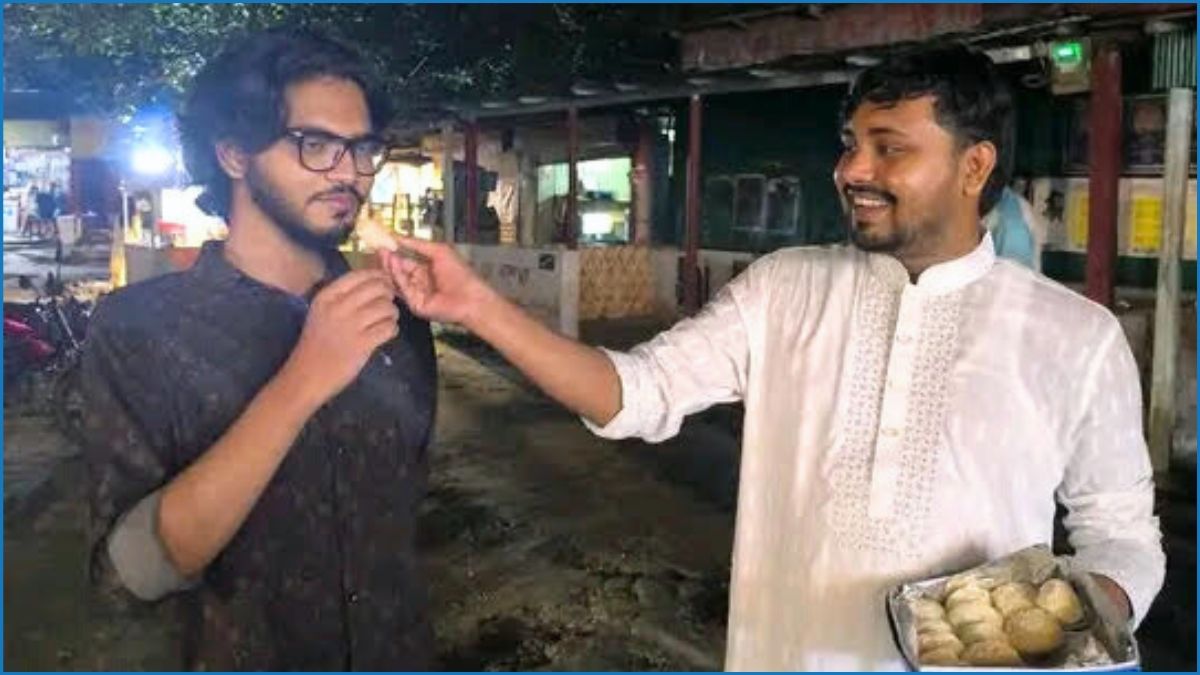 জাবি বাগছাস নেতার পদত্যাগের পরে মিষ্টি বিতরণ