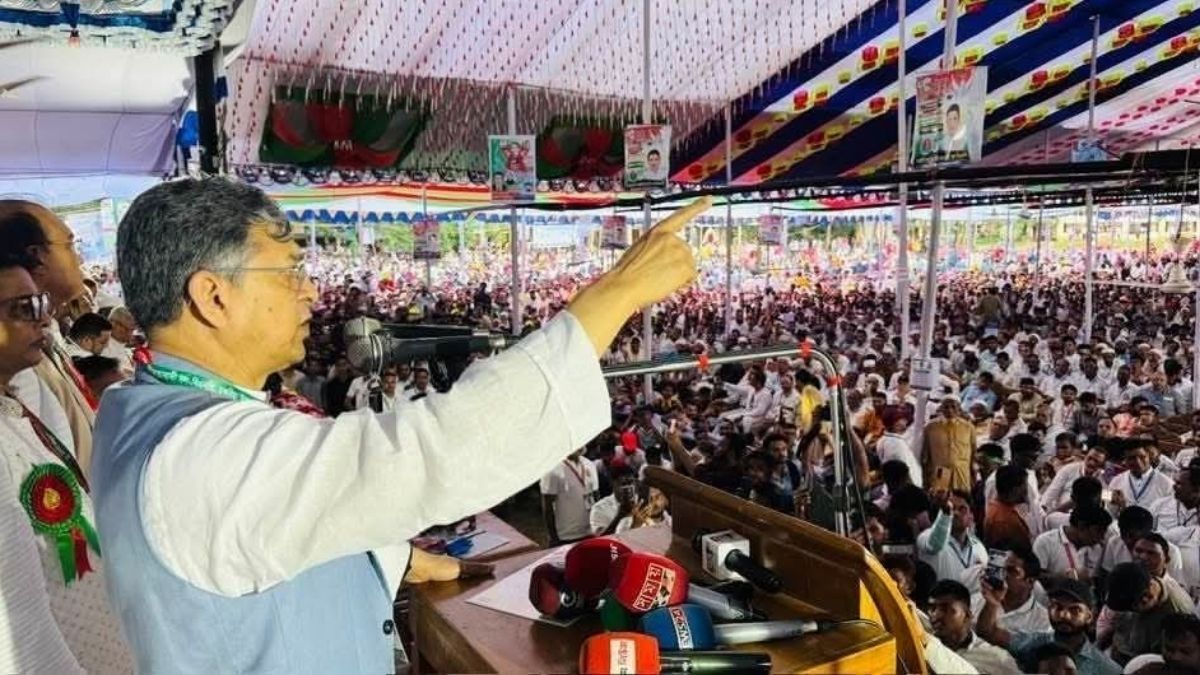 একটি দল ঘোলাপানিতে মাছ শিকার করতে চায় : সালাউদ্দিন আহমেদ