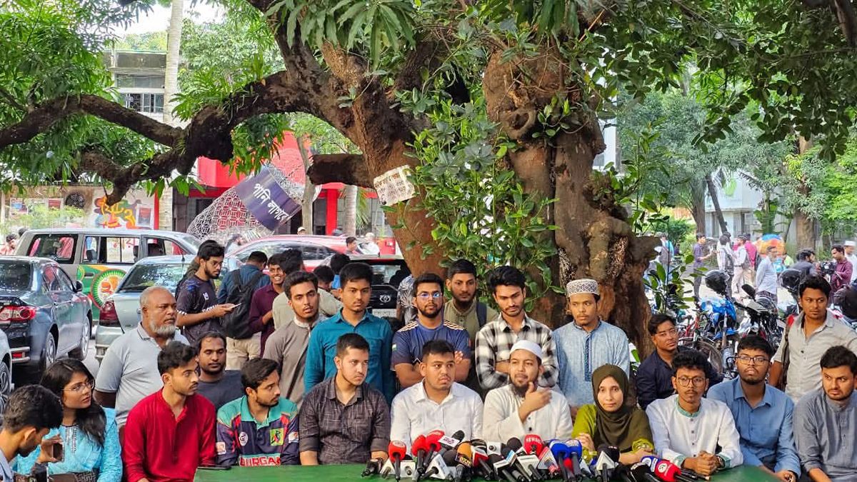 ঢাবিতে ফজলুকে অবাঞ্ছিত ঘোষণা ‘সমন্বিত শিক্ষার্থী সংসদ’ প্যানেলের