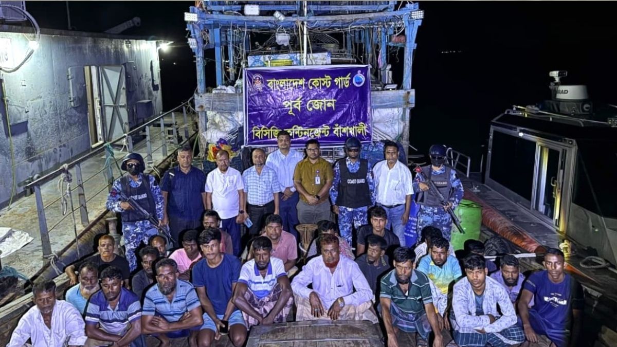 চট্টগ্রামে কোস্ট গার্ডের অভিযানে ২৯ জেলে আটক