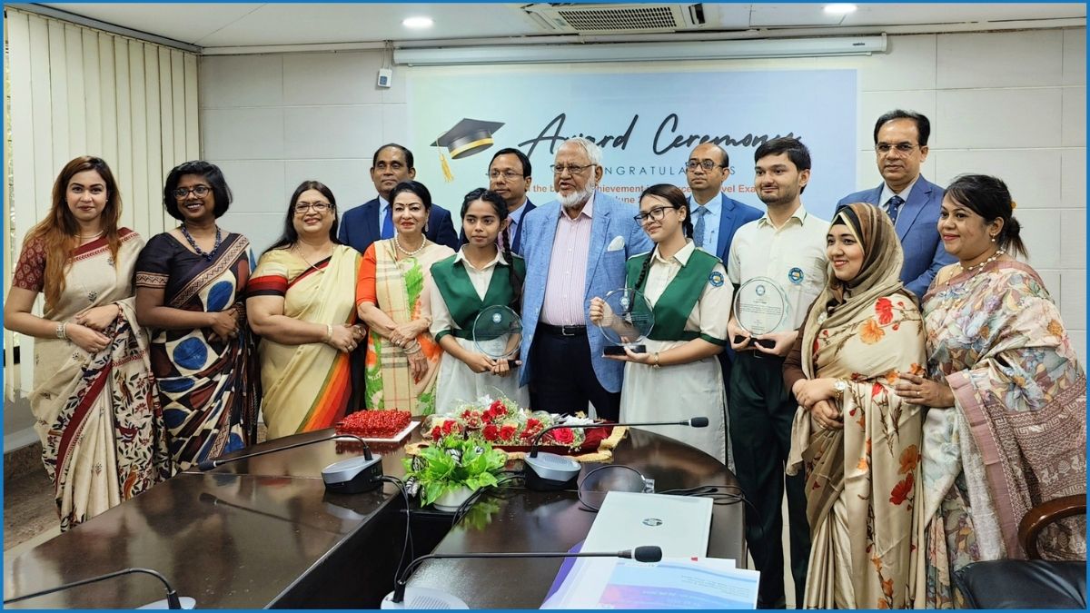 সাউথইস্ট ব্যাংক গ্রীন স্কুলের ও-লেভেল পরীক্ষায় অসাধারণ সাফল্য, শিক্ষার্থীদের সম্মাননা