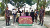 মুম্বাই থেকে ফেরত আসা ১১ বাংলাদেশি ঠাকুরগাঁও সীমান্তে আটক