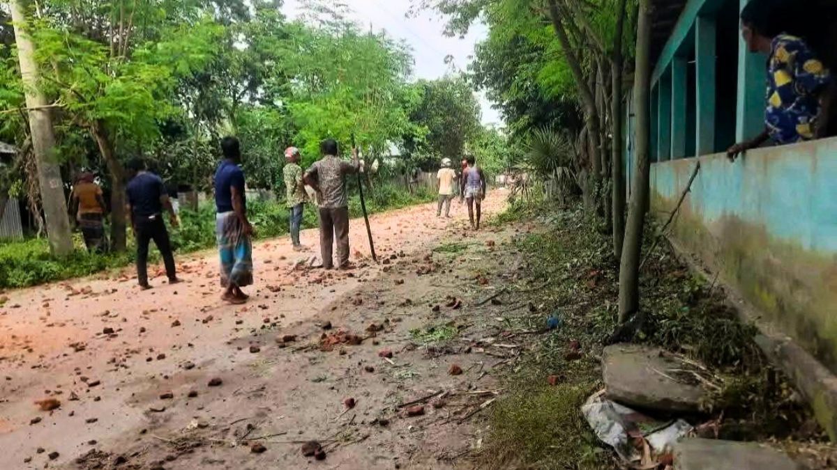 গাইবান্ধার গোবিন্দগঞ্জে বালু নিয়ে সংঘর্ষ, আহত ১৫