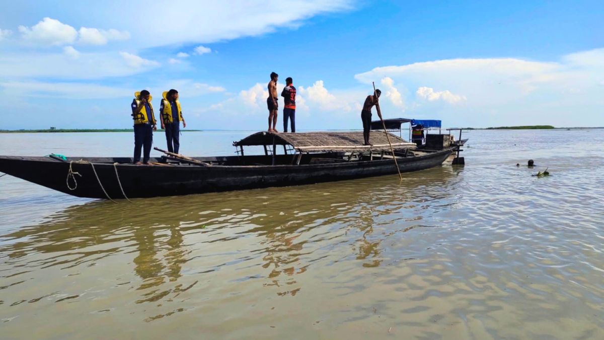 ব্রহ্মপুত্র নদে মাছ ধরতে গিয়ে যুবকের মৃত্যু