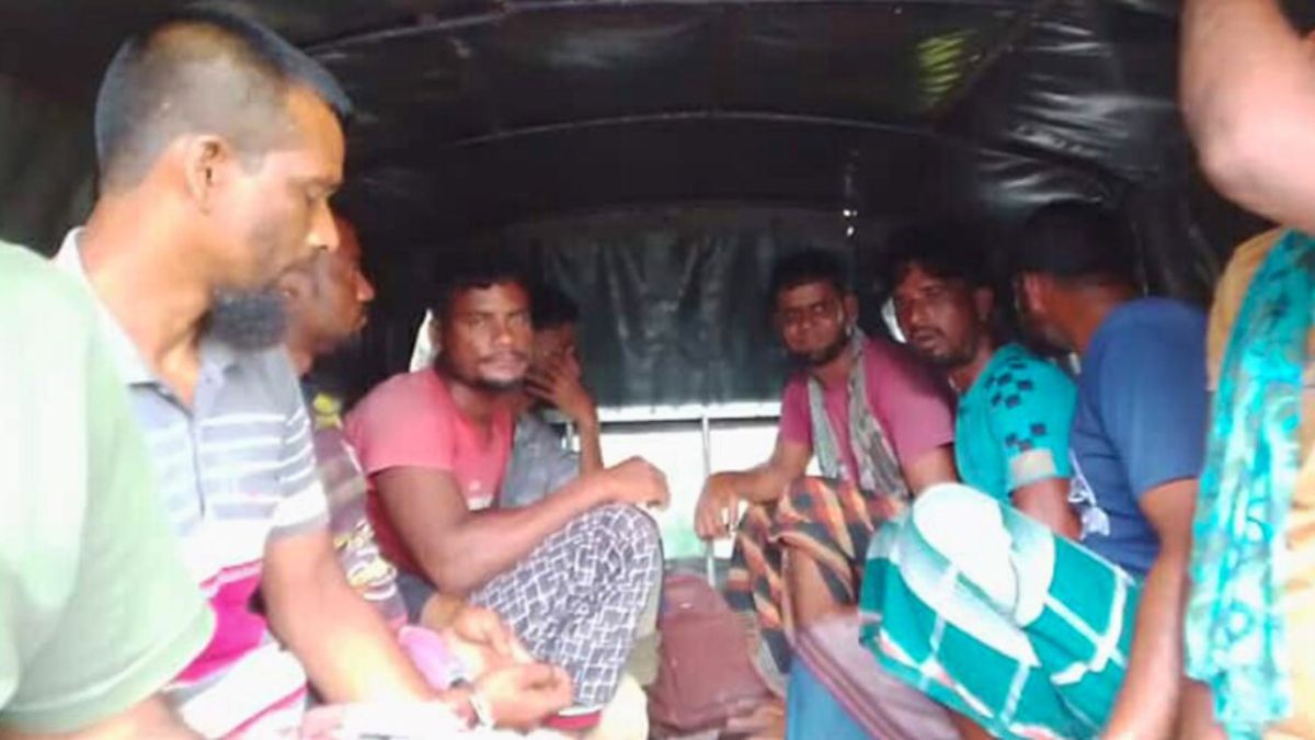 সুন্দরবনের অভয়ারণ্য এলাকায় মাছ শিকার, আটক ৮