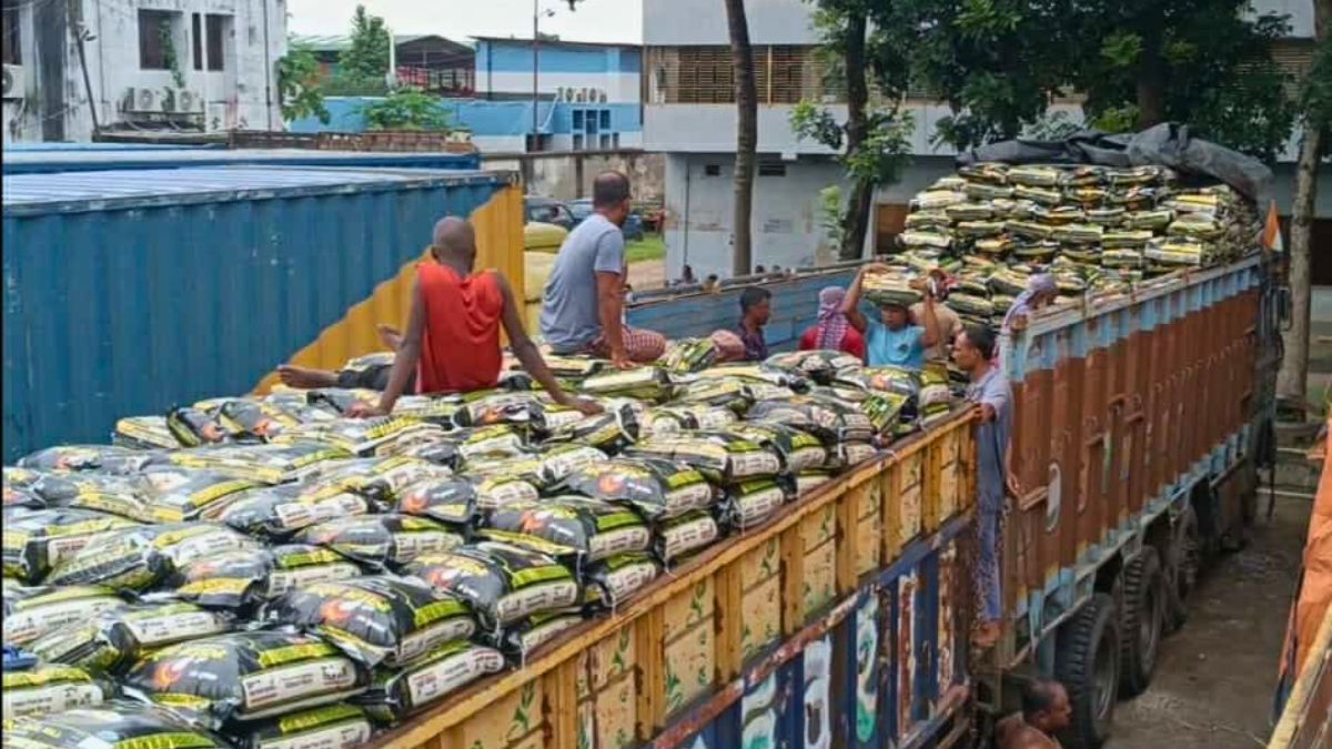 হিলি স্থলবন্দর দিয়ে শুল্কমুক্ত ৪৮ হাজার টন চাল আমদানি