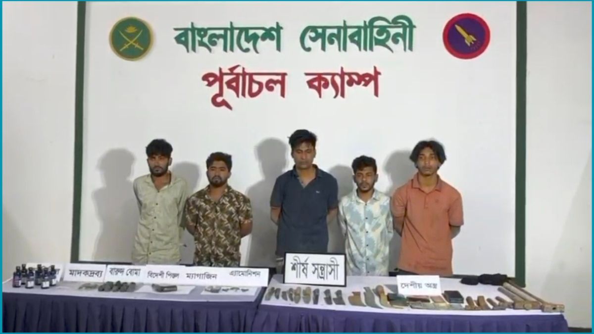 রূপগঞ্জে শুটার রিয়াজ বাহিনীর ৫ সহযোগী গ্রেপ্তার, অস্ত্র-মাদক উদ্ধার