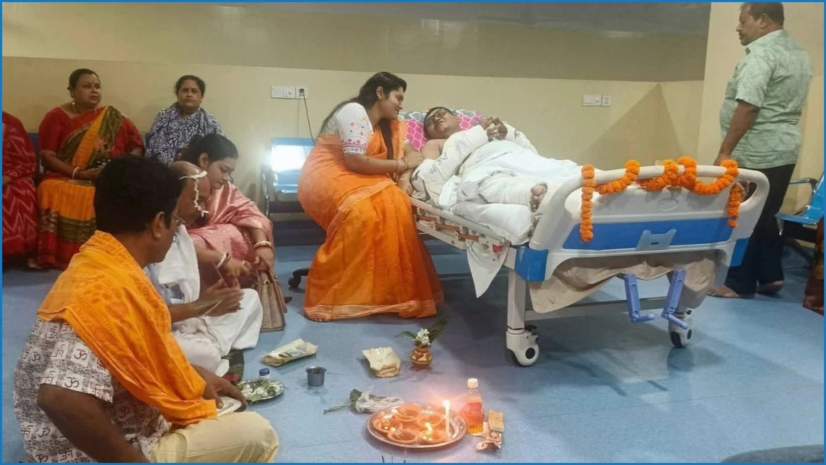 বাইক দুর্ঘটনায় শয্যাশায়ী বর, হাসপাতালেই হলো বিয়ে